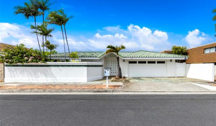 675 Kaumakani Street,Honolulu,Hawaii,96825,5 ベッドルーム ベッドルーム,3 バスルームバスルーム,一戸建て,Kaumakani,18372265