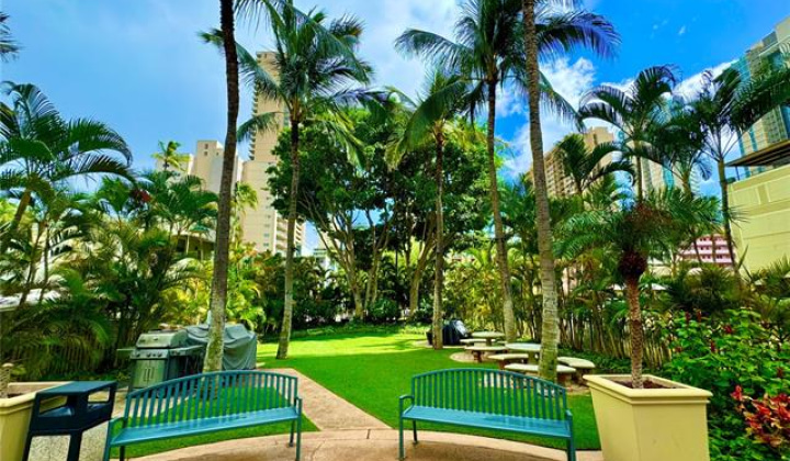 421 Olohana Street,Honolulu,Hawaii,96815,2 ベッドルーム ベッドルーム,2 バスルームバスルーム,コンド / タウンハウス,Olohana,6,18373694