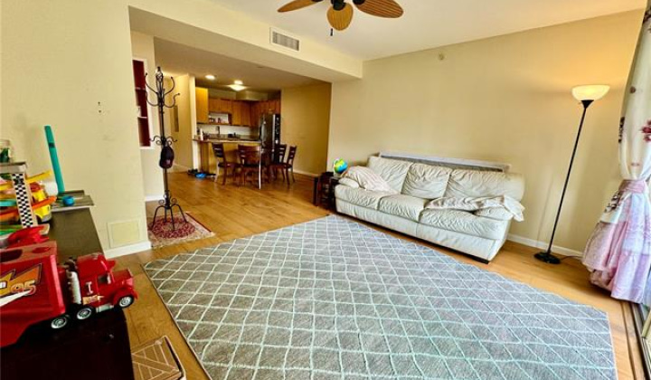 421 Olohana Street,Honolulu,Hawaii,96815,2 ベッドルーム ベッドルーム,2 バスルームバスルーム,コンド / タウンハウス,Olohana,6,18373694