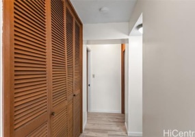 2825 King Street,Honolulu,Hawaii,96826,2 ベッドルーム ベッドルーム,2 バスルームバスルーム,コンド / タウンハウス,King,16,18374005