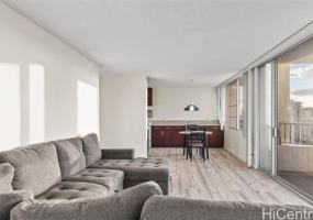 2825 King Street,Honolulu,Hawaii,96826,2 ベッドルーム ベッドルーム,2 バスルームバスルーム,コンド / タウンハウス,King,16,18374005