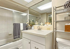 2500 Kalakaua Avenue,Honolulu,Hawaii,96815,1 BathroomBathrooms,Condo/Townhouse,Kalakaua,16,18374296