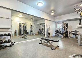 2500 Kalakaua Avenue,Honolulu,Hawaii,96815,1 BathroomBathrooms,Condo/Townhouse,Kalakaua,16,18374296