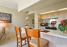 2500 Kalakaua Avenue,Honolulu,Hawaii,96815,1 BathroomBathrooms,Condo/Townhouse,Kalakaua,16,18374296