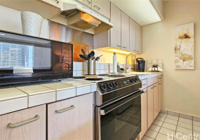 2500 Kalakaua Avenue,Honolulu,Hawaii,96815,1 BathroomBathrooms,Condo/Townhouse,Kalakaua,16,18374296