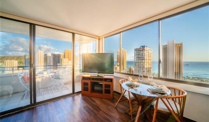 2410 Cleghorn Street,Honolulu,Hawaii,96815,1 ベッドルーム ベッドルーム,1 バスルームバスルーム,コンド / タウンハウス,Cleghorn,28,18374430