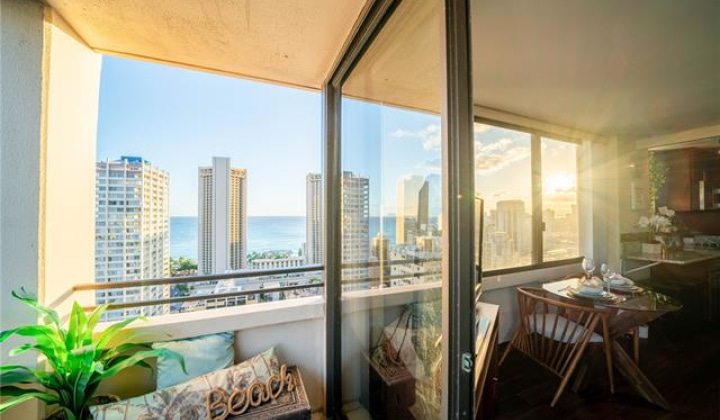 2410 Cleghorn Street,Honolulu,Hawaii,96815,1 ベッドルーム ベッドルーム,1 バスルームバスルーム,コンド / タウンハウス,Cleghorn,28,18374430