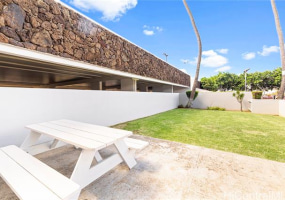 2825 King Street,Honolulu,Hawaii,96826,2 Bedrooms Bedrooms,2 BathroomsBathrooms,Condo/Townhouse,King,36,18374579