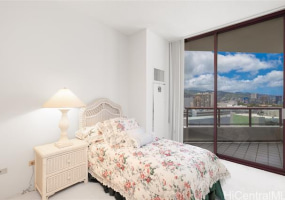 725 Kapiolani Boulevard,Honolulu,Hawaii,96813,3 ベッドルーム ベッドルーム,2 バスルームバスルーム,コンド / タウンハウス,Kapiolani,12,18820229