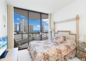 725 Kapiolani Boulevard,Honolulu,Hawaii,96813,3 ベッドルーム ベッドルーム,2 バスルームバスルーム,コンド / タウンハウス,Kapiolani,12,18820229