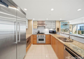 1177 Queen Street,Honolulu,Hawaii,96814,3 Bedrooms Bedrooms,2 BathroomsBathrooms,Condo/Townhouse,Queen,40,18376062