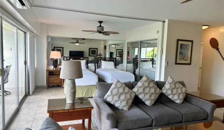 2161 Kalia Road,Honolulu,Hawaii,96815,1 Bedroom Bedrooms,1 BathroomBathrooms,Condo/Townhouse,Kalia,4,18376386