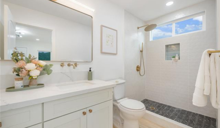723 Kahoa Drive,Kailua,Hawaii,96734,5 Bedrooms Bedrooms,3 BathroomsBathrooms,Single family,Kahoa,18376735