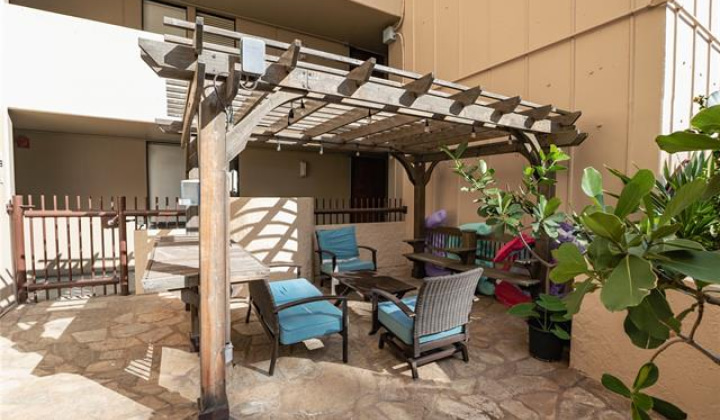 320 Liliuokalani Avenue,Honolulu,Hawaii,96815,2 ベッドルーム ベッドルーム,1 バスルームバスルーム,コンド / タウンハウス,Liliuokalani,9,18826277
