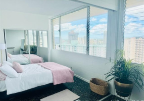 1121 Ala Napunani Street,Honolulu,Hawaii,96818,2 ベッドルーム ベッドルーム,1 バスルームバスルーム,コンド / タウンハウス,Ala Napunani,19,18379033