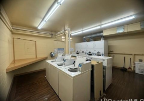 1121 Ala Napunani Street,Honolulu,Hawaii,96818,2 ベッドルーム ベッドルーム,1 バスルームバスルーム,コンド / タウンハウス,Ala Napunani,19,18379033