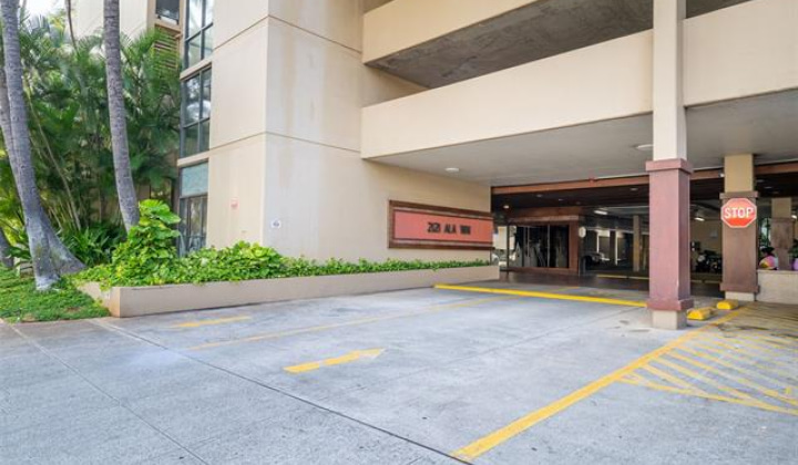 2121 Ala Wai Boulevard,Honolulu,Hawaii,96815,2 ベッドルーム ベッドルーム,1 バスルームバスルーム,コンド / タウンハウス,Ala Wai,18,18826660