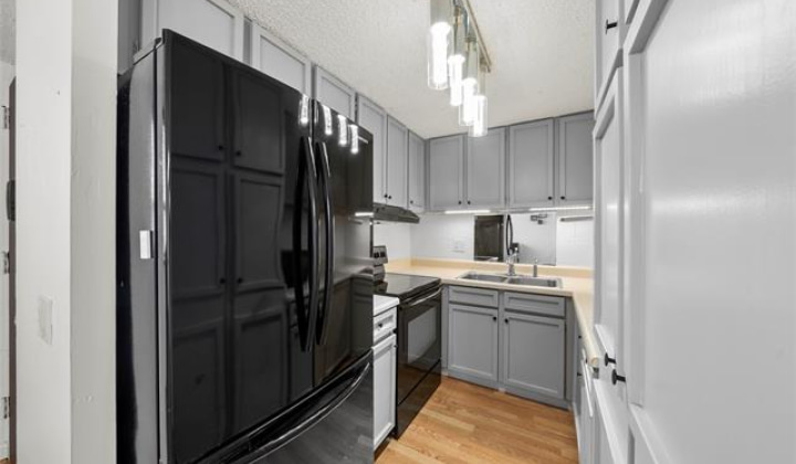 502 Captain Cook Avenue,Honolulu,Hawaii,96813,2 ベッドルーム ベッドルーム,1 バスルームバスルーム,コンド / タウンハウス,Captain Cook,3,18379676