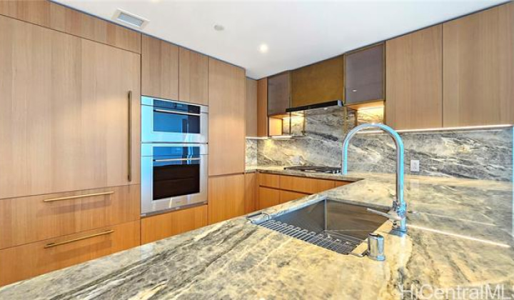 1100 Ala Moana Boulevard,Honolulu,Hawaii,96814,2 Bedrooms Bedrooms,2 BathroomsBathrooms,Condo/Townhouse,Ala Moana,23,18380001