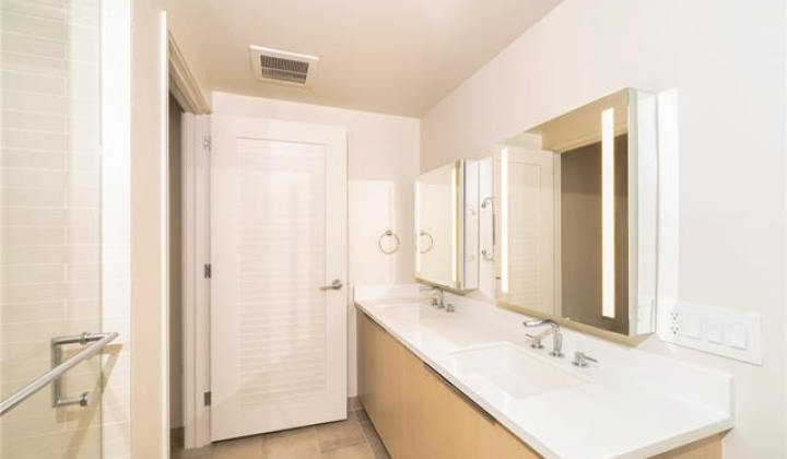 1001 Queen Street,Honolulu,Hawaii,96814,2 Bedrooms Bedrooms,2 BathroomsBathrooms,Condo/Townhouse,Queen,9,18380528