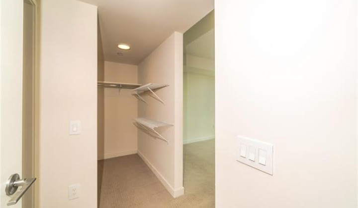 1001 Queen Street,Honolulu,Hawaii,96814,2 Bedrooms Bedrooms,2 BathroomsBathrooms,Condo/Townhouse,Queen,9,18380528