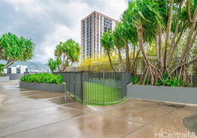 1001 Queen Street,Honolulu,Hawaii,96814,2 Bedrooms Bedrooms,2 BathroomsBathrooms,Condo/Townhouse,Queen,9,18380528