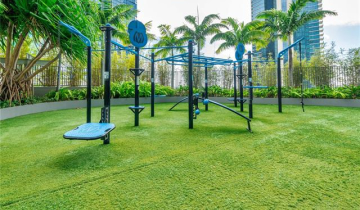 1001 Queen Street,Honolulu,Hawaii,96814,2 Bedrooms Bedrooms,2 BathroomsBathrooms,Condo/Townhouse,Queen,9,18380528