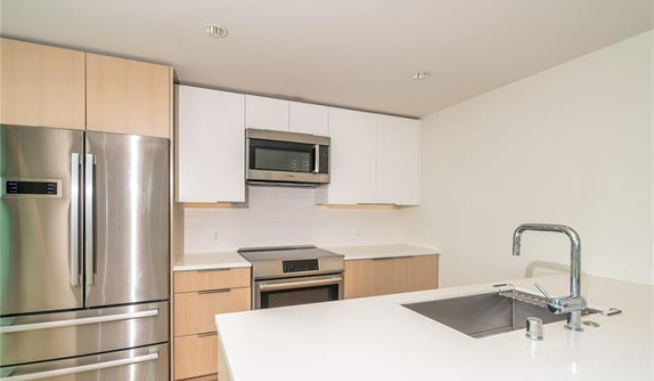 1001 Queen Street,Honolulu,Hawaii,96814,2 Bedrooms Bedrooms,2 BathroomsBathrooms,Condo/Townhouse,Queen,9,18380528