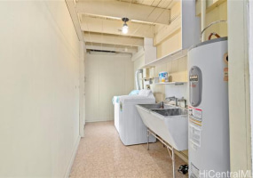1392 Kahili Street,Kailua,Hawaii,96734,3 Bedrooms Bedrooms,1 BathroomBathrooms,Single family,Kahili,18915341