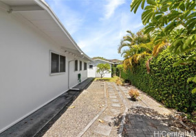 1392 Kahili Street,Kailua,Hawaii,96734,3 Bedrooms Bedrooms,1 BathroomBathrooms,Single family,Kahili,18915341