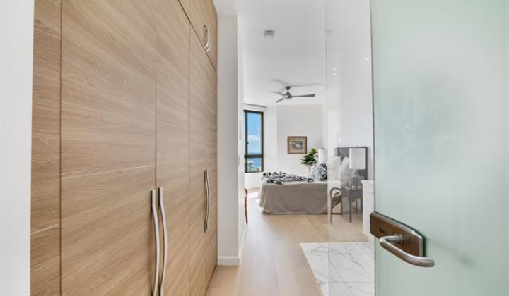1910 Ala Moana Boulevard,Honolulu,Hawaii,96815,1 Bedroom Bedrooms,2 BathroomsBathrooms,Condo/Townhouse,Ala Moana,41,18380592