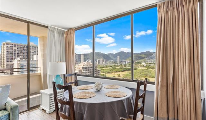 2410 Cleghorn Street,Honolulu,Hawaii,96815,1 ベッドルーム ベッドルーム,1 バスルームバスルーム,コンド / タウンハウス,Cleghorn,18,18828484