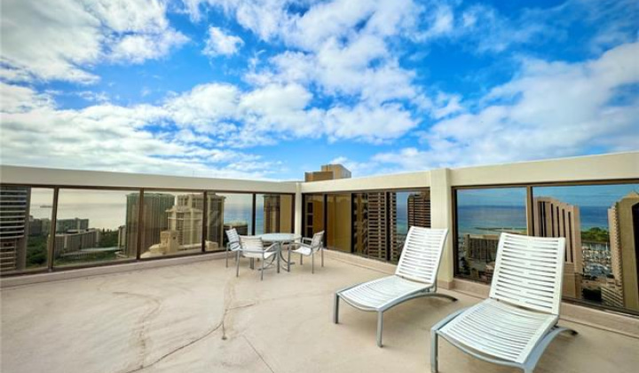 400 Hobron Lane,Honolulu,Hawaii,96815,1 ベッドルーム ベッドルーム,1 バスルームバスルーム,コンド / タウンハウス,Hobron,32,18381537