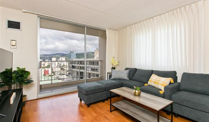 400 Hobron Lane,Honolulu,Hawaii,96815,1 ベッドルーム ベッドルーム,1 バスルームバスルーム,コンド / タウンハウス,Hobron,32,18381537