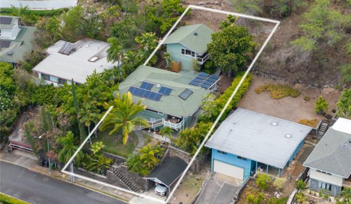 521 Lawelawe Street,Honolulu,Hawaii,96821,4 ベッドルーム ベッドルーム,2 バスルームバスルーム,一戸建て,Lawelawe,18829064