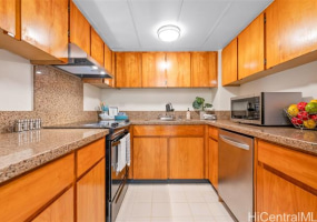 2499 Kapiolani Boulevard,Honolulu,Hawaii,96826,2 ベッドルーム ベッドルーム,2 バスルームバスルーム,コンド / タウンハウス,Kapiolani,11,18381907