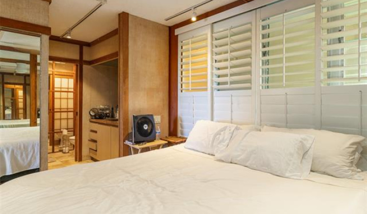 2801 Coconut Avenue,Honolulu,Hawaii,96815,2 Bedrooms Bedrooms,2 BathroomsBathrooms,Condo/Townhouse,Coconut,1,18382245