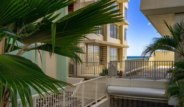2801 Coconut Avenue,Honolulu,Hawaii,96815,2 Bedrooms Bedrooms,2 BathroomsBathrooms,Condo/Townhouse,Coconut,1,18382245