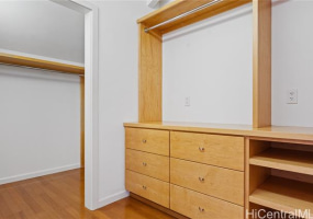 1735 Laukahi Street,Honolulu,Hawaii,96821,4 Bedrooms Bedrooms,3 BathroomsBathrooms,Single family,Laukahi,18382343