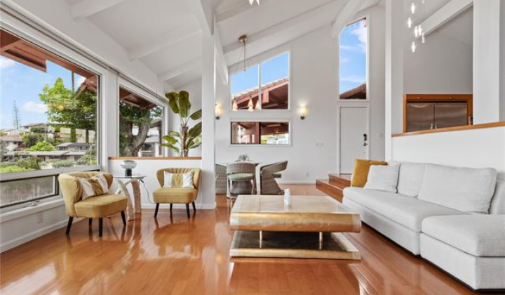 1735 Laukahi Street,Honolulu,Hawaii,96821,4 Bedrooms Bedrooms,3 BathroomsBathrooms,Single family,Laukahi,18382343