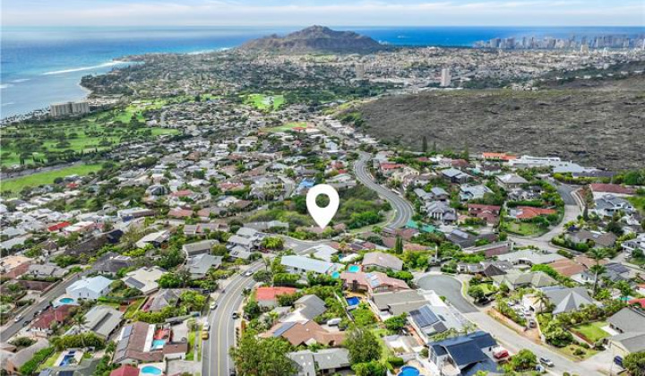 1735 Laukahi Street,Honolulu,Hawaii,96821,4 Bedrooms Bedrooms,3 BathroomsBathrooms,Single family,Laukahi,18382343