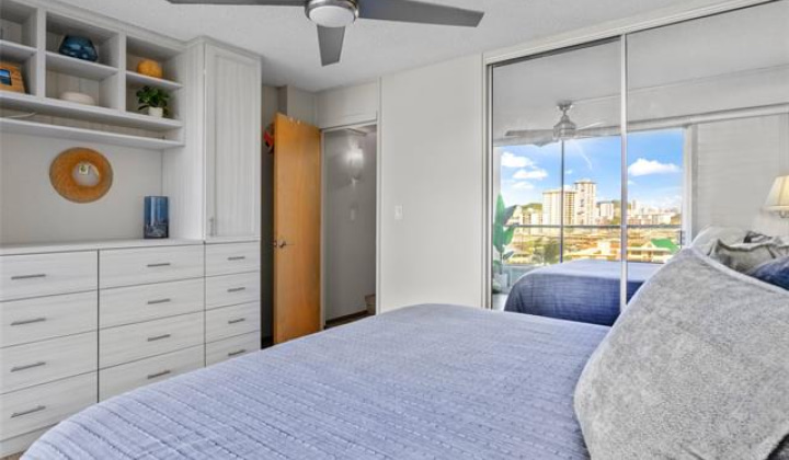 555 大学 Avenue,Honolulu,Hawaii,96826,1 ベッドルーム ベッドルーム,1 バスルームバスルーム,コンド / タウンハウス,University,9,18382347