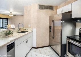 1088 Bishop Street,Honolulu,Hawaii,96813,1 Bedroom Bedrooms,1 BathroomBathrooms,Condo/Townhouse,Bishop,17,18384269