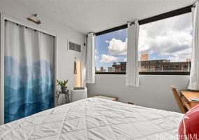 1114 Punahou Street,Honolulu,Hawaii,96826,3 Bedrooms Bedrooms,2 BathroomsBathrooms,Condo/Townhouse,Punahou,4,18979730