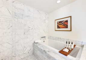 223 Saratoga Road,Honolulu,Hawaii,96815,2 Bedrooms Bedrooms,3 BathroomsBathrooms,Condo/Townhouse,Saratoga,32,18385057