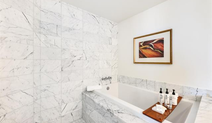 223 Saratoga Road,Honolulu,Hawaii,96815,2 Bedrooms Bedrooms,3 BathroomsBathrooms,Condo/Townhouse,Saratoga,32,18385057