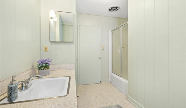 3556 Nipo Street,Honolulu,Hawaii,96822,3 Bedrooms Bedrooms,2 BathroomsBathrooms,Single family,Nipo,18385074