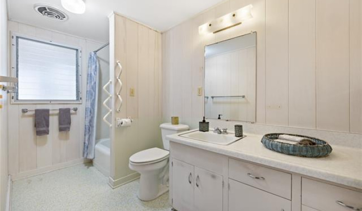 3556 Nipo Street,Honolulu,Hawaii,96822,3 Bedrooms Bedrooms,2 BathroomsBathrooms,Single family,Nipo,18385074