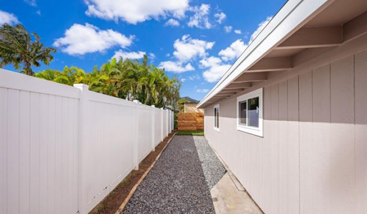 624 Olomana Street,Kailua,Hawaii,96734,4 Bedrooms Bedrooms,2 BathroomsBathrooms,Single family,Olomana,18385461