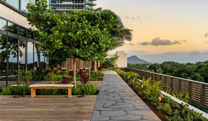 1100 Ala Moana Boulevard,Honolulu,Hawaii,96814,2 Bedrooms Bedrooms,2 BathroomsBathrooms,Condo/Townhouse,Ala Moana,13,18385560